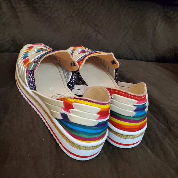 Sandals - Picture 3 of 3